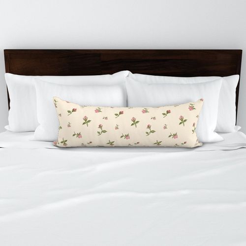 Scattered Vintage Rosebuds - cream, medium 