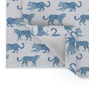 Small scale leopard-paradeblue-on-white