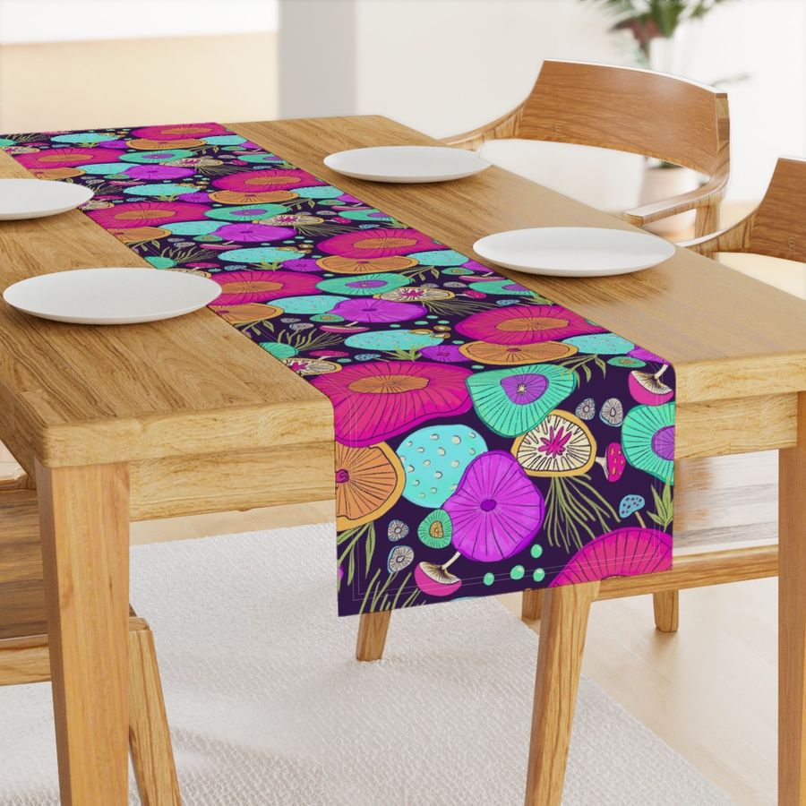 HOME_GOOD_TABLE_RUNNER