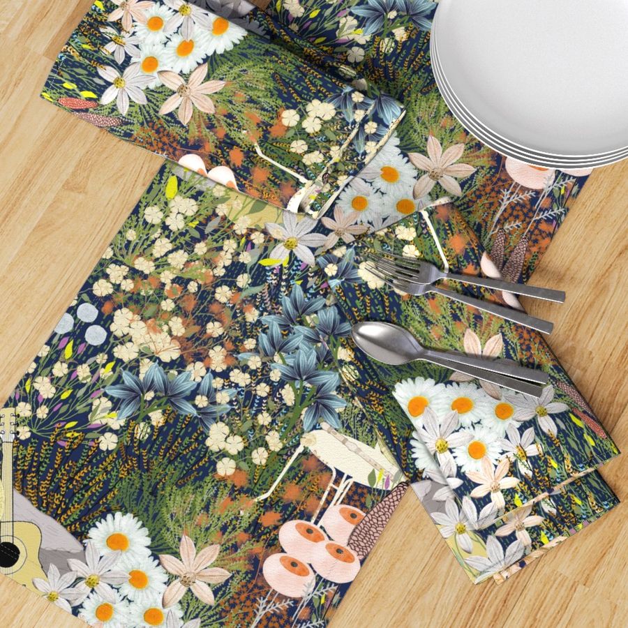 HOME_GOOD_TABLE_RUNNER