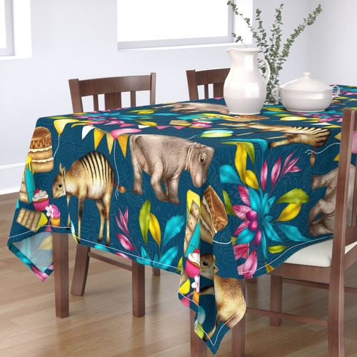 HOME_GOOD_RECTANGULAR_TABLE_CLOTH