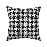 frog houndstooth black and white
