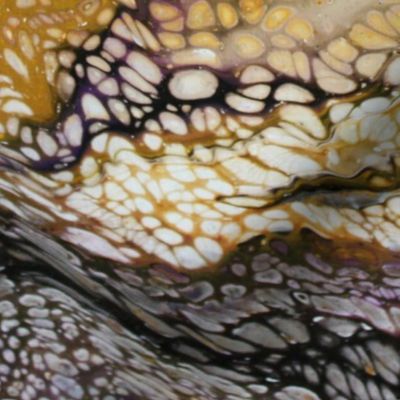 Paint pour purple ochre