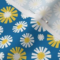 Paper Cut Daisy Blooms - Small Scale