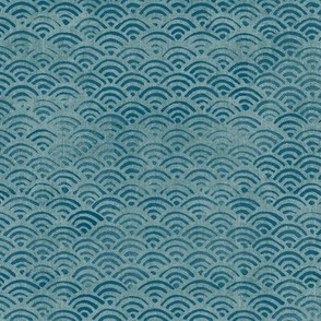 #m004 Japanese Fabric _ coton _ bleu paon seigaiha _ Half Yard 