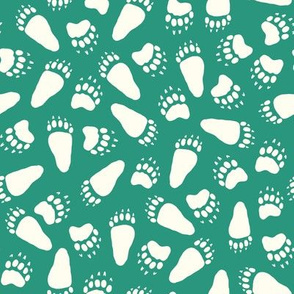 Bear footprints - mint green