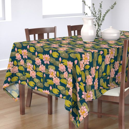 HOME_GOOD_RECTANGULAR_TABLE_CLOTH