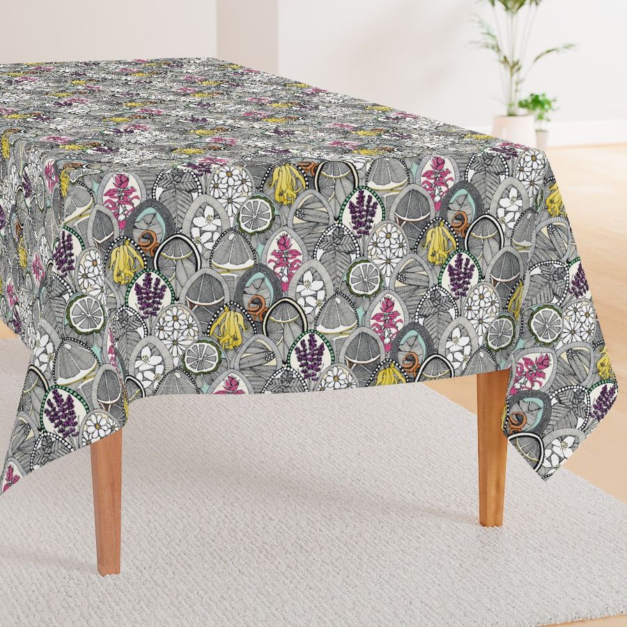 HOME_GOOD_RECTANGULAR_TABLE_CLOTH