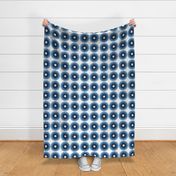 Daisy large scale blue and white Floral Mod