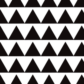 High contrast triangles black_Small scale