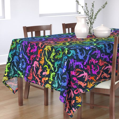 HOME_GOOD_RECTANGULAR_TABLE_CLOTH