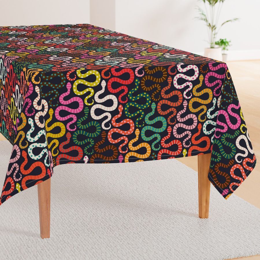 HOME_GOOD_RECTANGULAR_TABLE_CLOTH