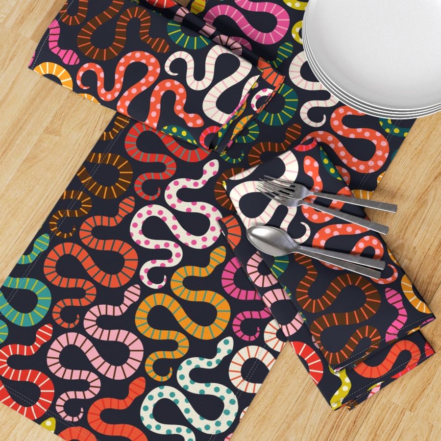 HOME_GOOD_TABLE_RUNNER