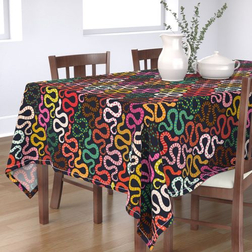 HOME_GOOD_RECTANGULAR_TABLE_CLOTH