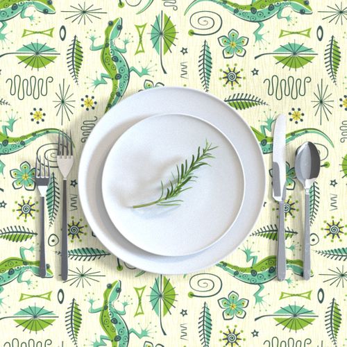 HOME_GOOD_RECTANGULAR_TABLE_CLOTH