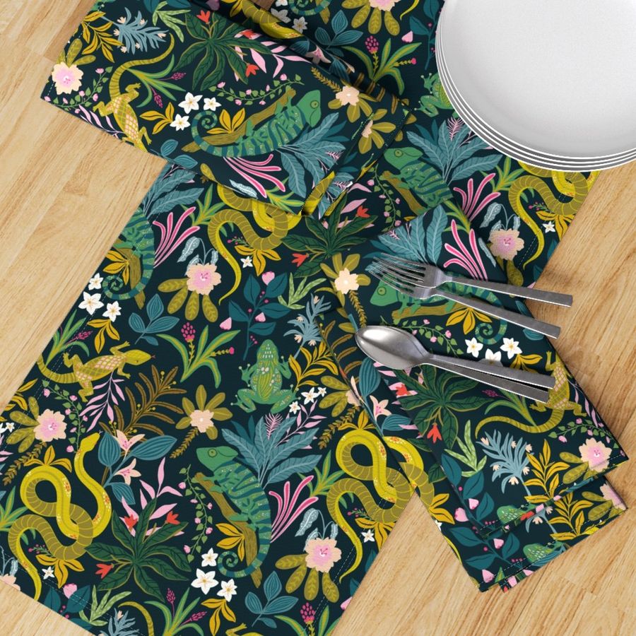 HOME_GOOD_TABLE_RUNNER