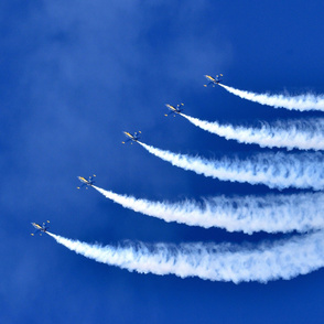  67-12 Blue Angels perform the Line Abreast Loop at the Sea and Sky Spectacular in Jacksonville, Florida