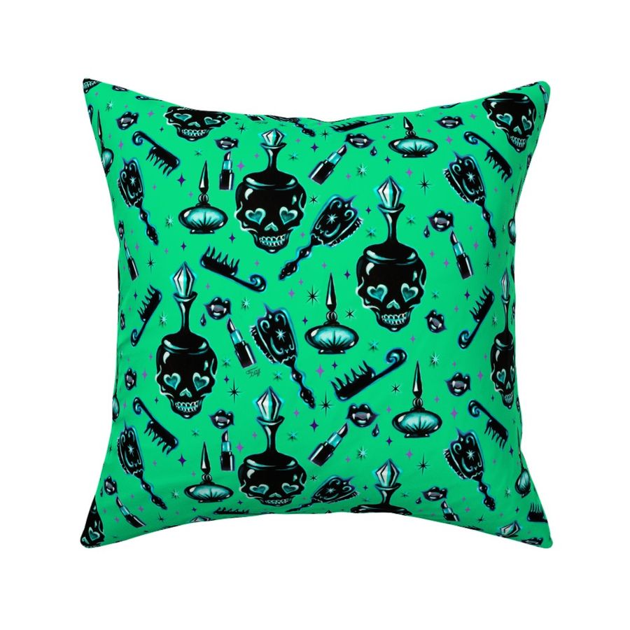 HOME_GOOD_SQUARE_THROW_PILLOW