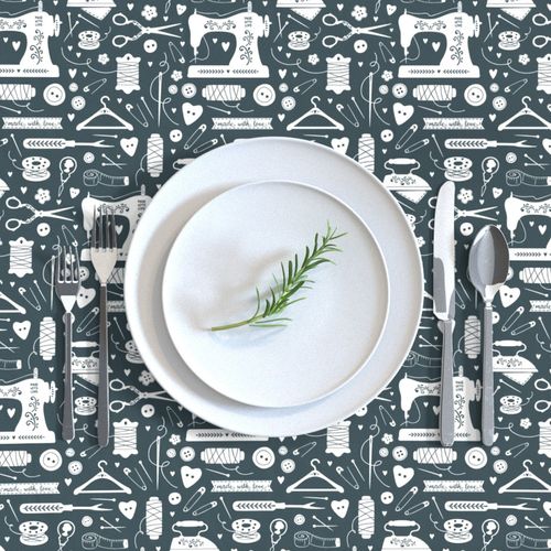 HOME_GOOD_RECTANGULAR_TABLE_CLOTH