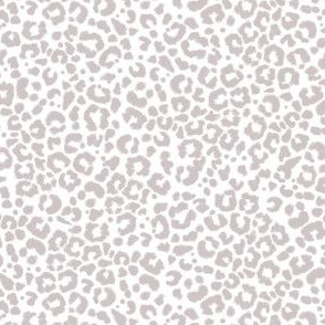 G67463 Grey, White Cheetah Print Wallpaper