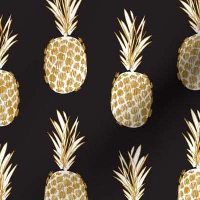 Medium sketchy pineapple_black white and gold