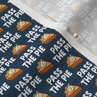 (extra small scale) Pass the pie - pumpkin pie - blue - LAD19BS