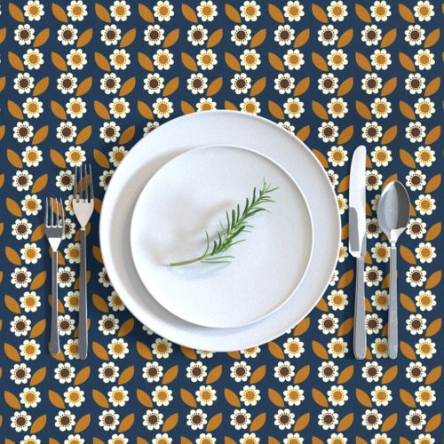 HOME_GOOD_RECTANGULAR_TABLE_CLOTH