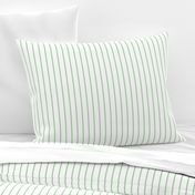 Narrow green stripe on white - vertical