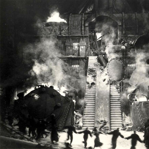 104-24  Scene from Fritz Lang's classic 1927 silent film, Metropolis