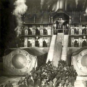 105-1 Scene from Fritz Lang's classic 1927 silent film, Metropolis