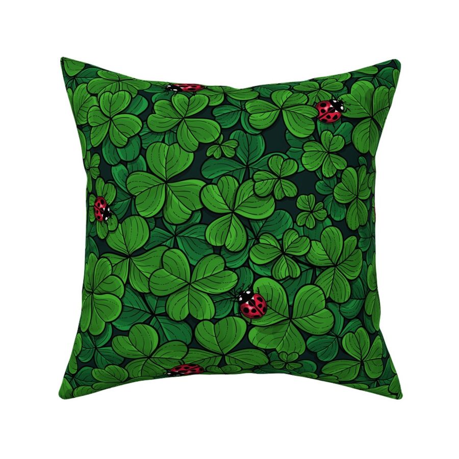 Find the lucky clover Fabric | Spoonflower