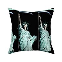 5 skeletons skull grim reaper death scythe statue of liberty lady new York united states America sculpture USA freedom  4th July declaration independence day parody eerie macabre spooky bizarre morbid gothic horror woman roman Greek goddess full body bust