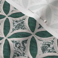 Cathedral window quilt pattern green Toile de Jouy roses