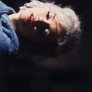 113-23 Marilyn Monroe in Blue Robe