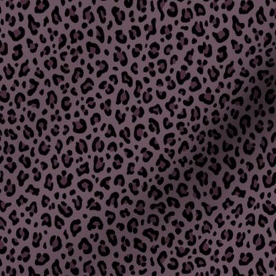 ★ LEOPARD PRINT in GRAYISH PLUM ★ Tiny Scale / Collection : Leopard spots – Punk Rock Animal Print