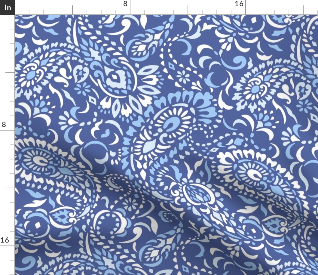 Large Paisley Africa - classic blues white