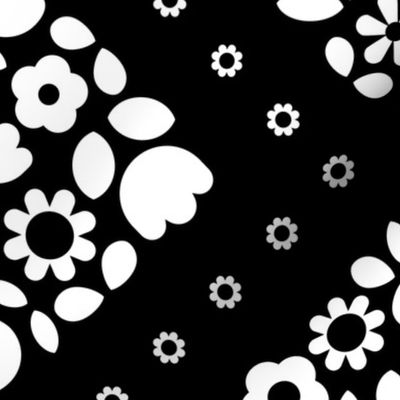 Zig Zag Daisies-Black