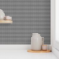 Houndstooth Black White Medium