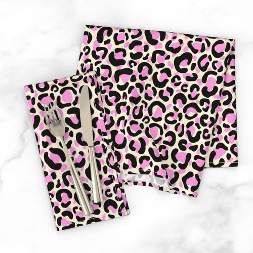 Pretty leopard print in pink, black and cream