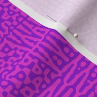 zigzag checquer in purple and hot pink - Turing pattern 1