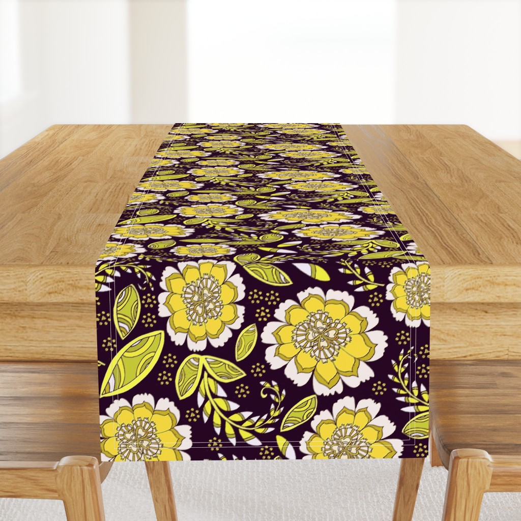 Fantasy Floral, Tablecloth size, yellow brown