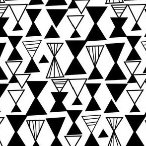 Triangle Tangle_3_Black/White