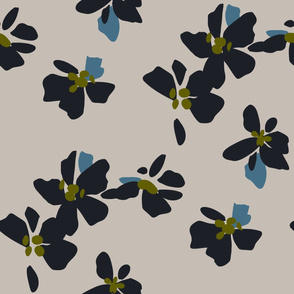 Bold Floral Scaled Natural With Navy