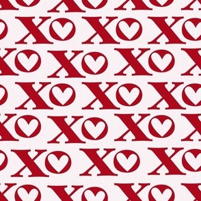 XOXO white red medium