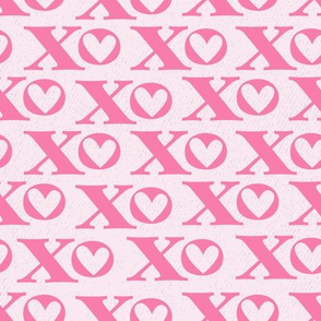 XOXOwhite pink medium