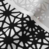 Petal Spokes - white & black