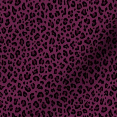 ★ LEOPARD PRINT in DARK PLUM PURPLE ★ Tiny Scale / Collection : Leopard spots – Punk Rock Animal Print