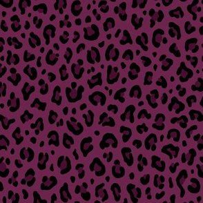 ★ LEOPARD PRINT in DARK PLUM PURPLE ★ Small Scale / Collection : Leopard spots – Punk Rock Animal Print
