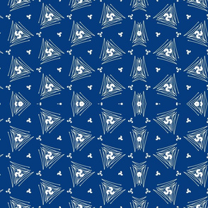 143G3_Blue & White Triangles_12x9_Mirror