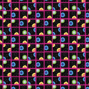 Multicolored Squares of Circles